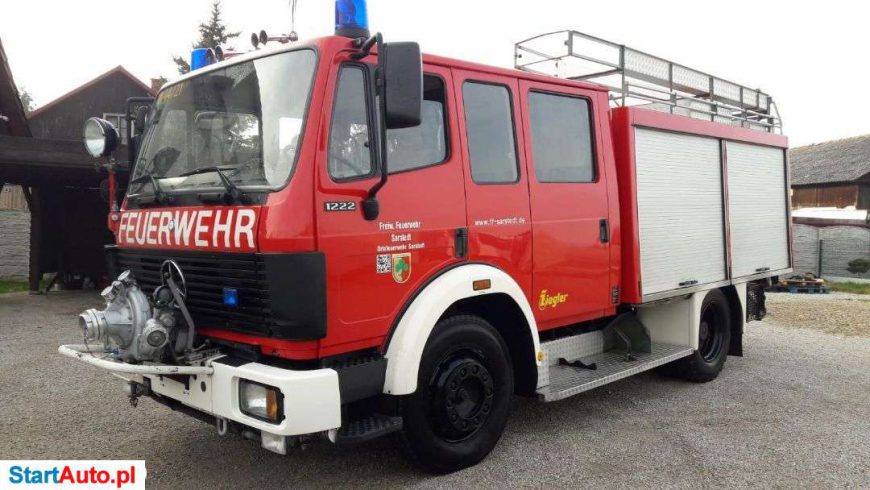 Mercedes-Benz 1222