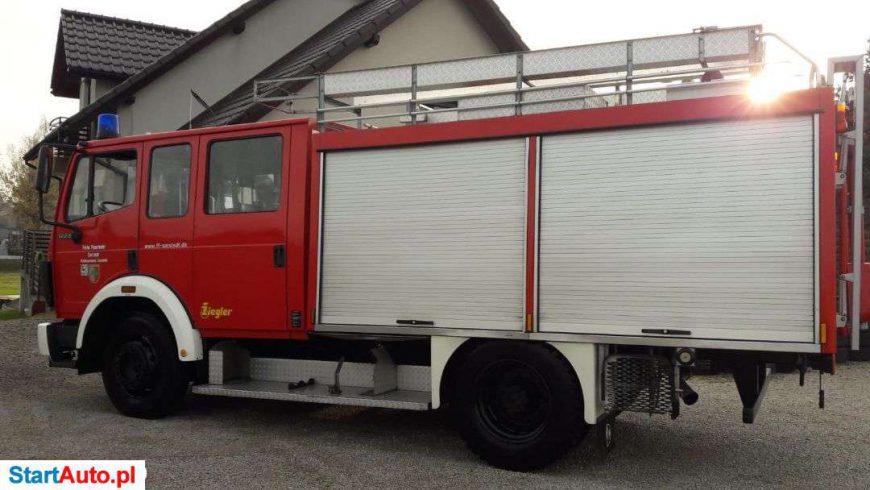 Mercedes-Benz 1222