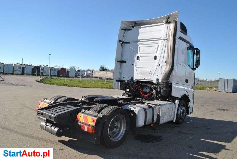 Mercedes-Benz 1845LS MP4