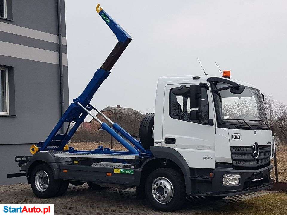 Mercedes-Benz Atego 1221 HAKOWIEC 4×2 KLIMA HAKOWIEC DO KONTENERÓW MANUAL KRAJOWY
