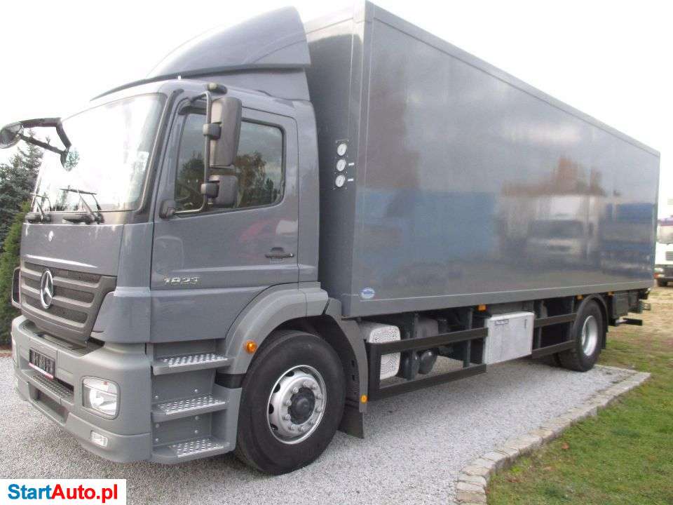 Mercedes-Benz Axor 1823