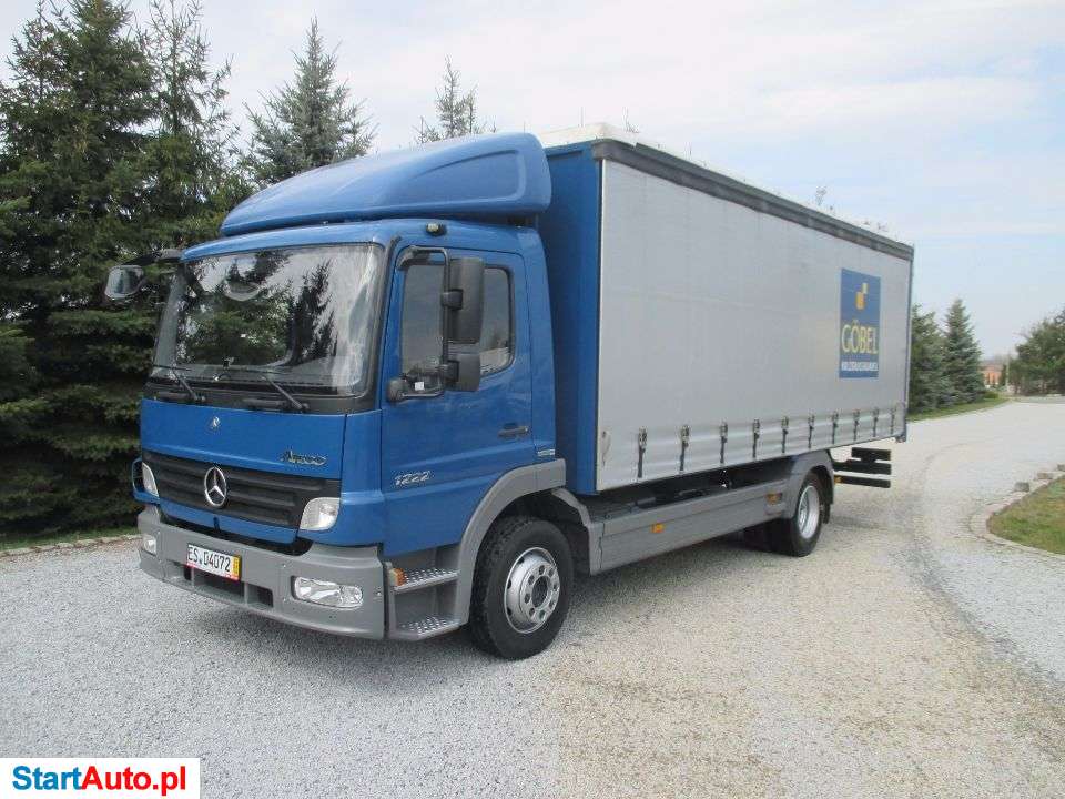 Mercedes-Benz 1222