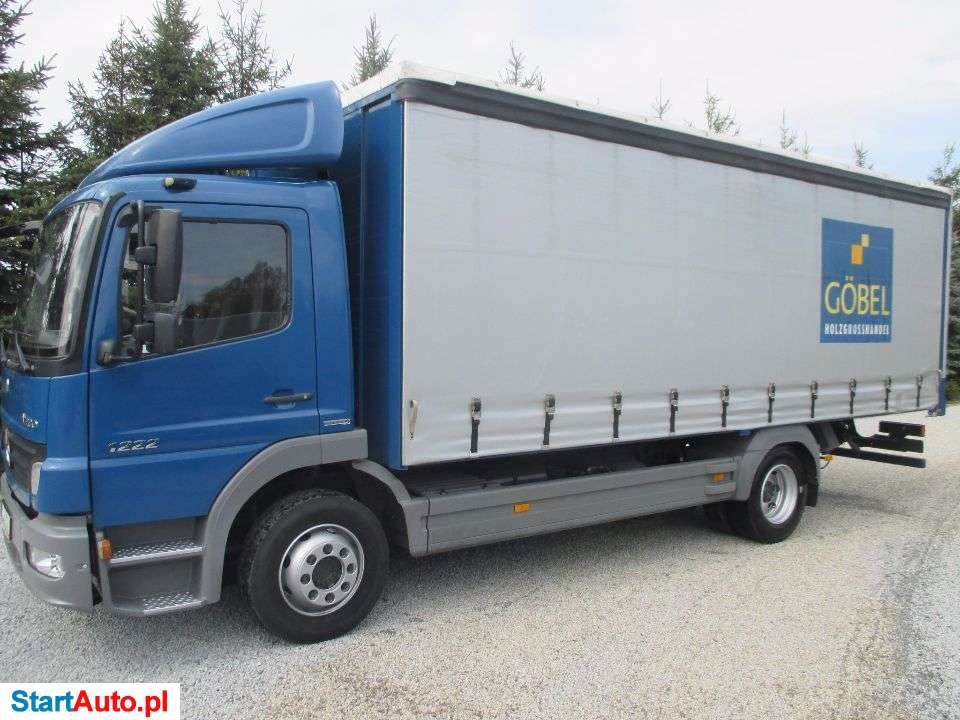 Mercedes-Benz 1222