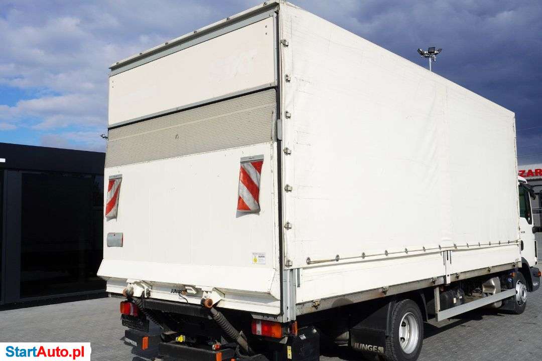 JUNGE Zabudowa Plandeka , Winda Dhollandia 1.000kg , Pilot , Burty Dzielone , Zabudowa Jak Nowa , 6 X 2,5 X 2,5m , Zabudowa Plandeka Firanka