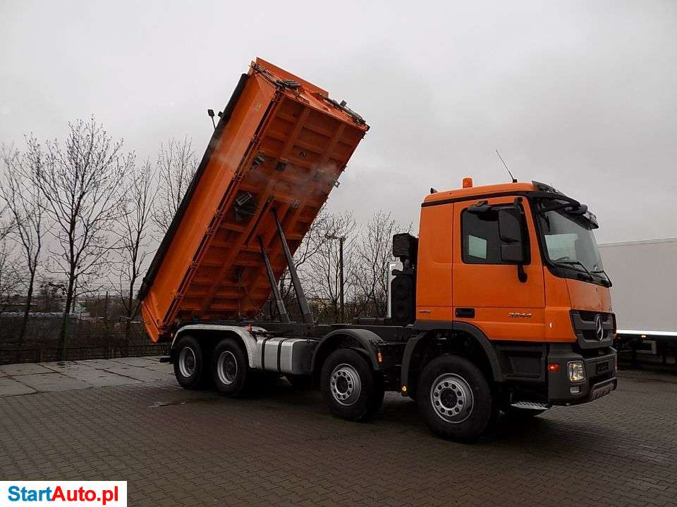 Mercedes-Benz 3244 8×4