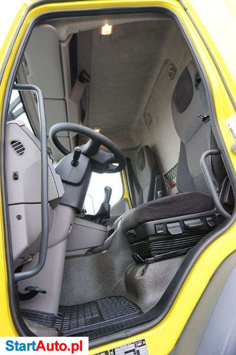 DAF / LF 210 / EURO 6 / CHŁODNIA + WINDA / 15 PALET / ŁAD. 7 110 KG