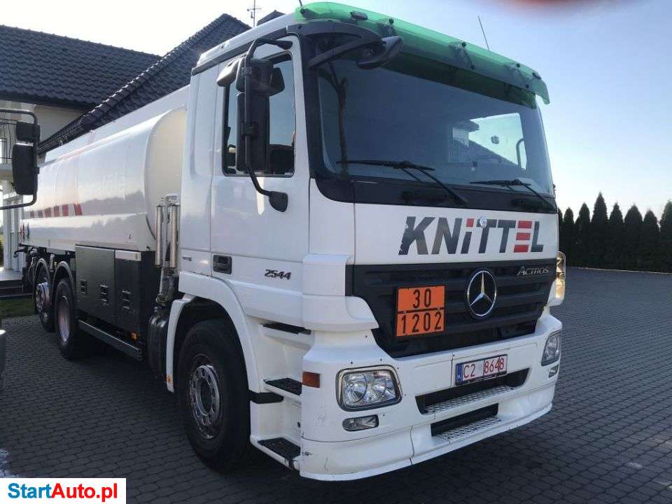 Mercedes-Benz Actros 2544
