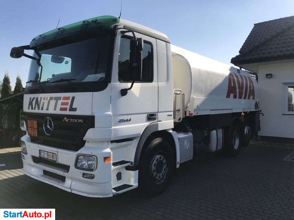 Mercedes-Benz Actros 2544