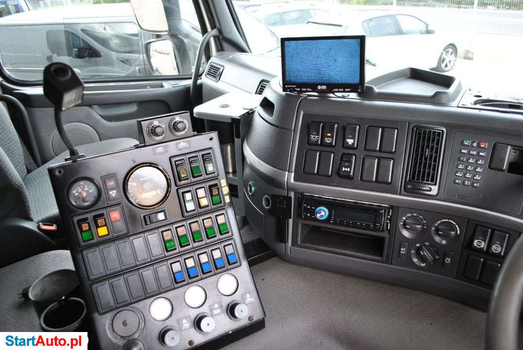 Volvo FM 9 Zamiatarka