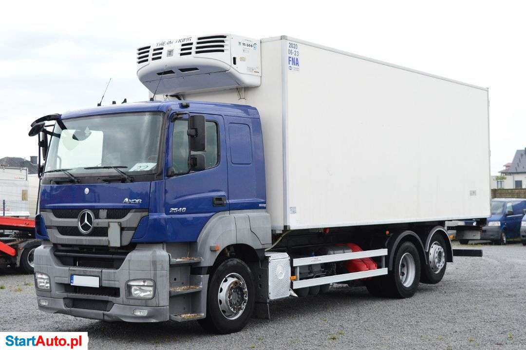 Mercedes-Benz AXOR 2540 6×2 EURO 5 CHŁODNIA HAKOWA HAKI KLIMA WEBASTO RETARDER LODÓWKA IZOTERMA KONTENER + DRZWI THERMOKING TS500 SPALINOWY KAMERA COFANIA PRZÓD + TYŁ NA PODUSZKACH