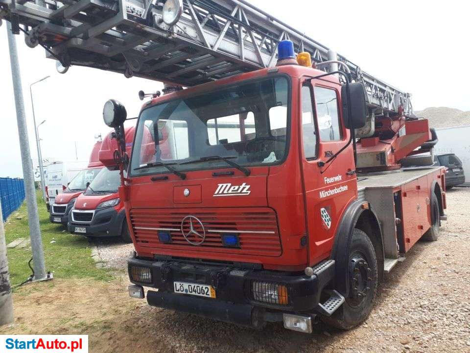Mercedes-Benz 1624