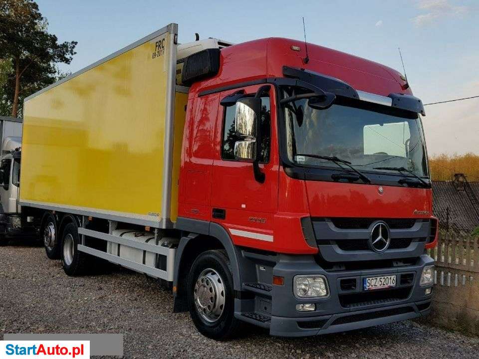 Mercedes-Benz ACTROS 2536 Chłodnia +20/-20C 6×2 Winda Mały Przebieg Oś Skrętna