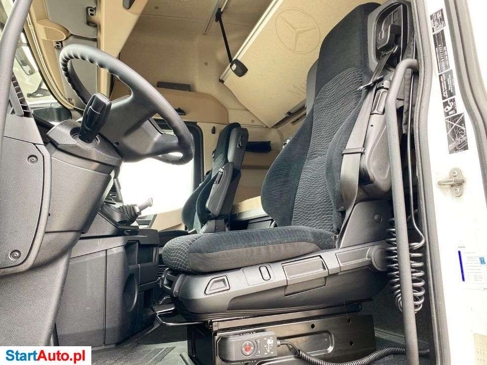 Mercedes-Benz 1848 Actros MP4 GigaSpace Low Deck Mega