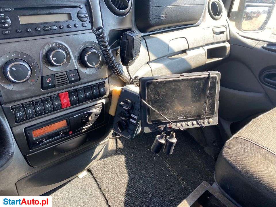 Iveco DAILY 70C17 DOKA Skrzynia HDS FASSI F40.22 Zamiatarka Rotor