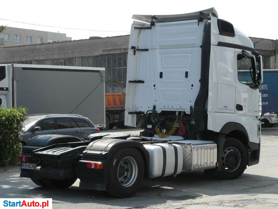 Mercedes-Benz Actros 1845