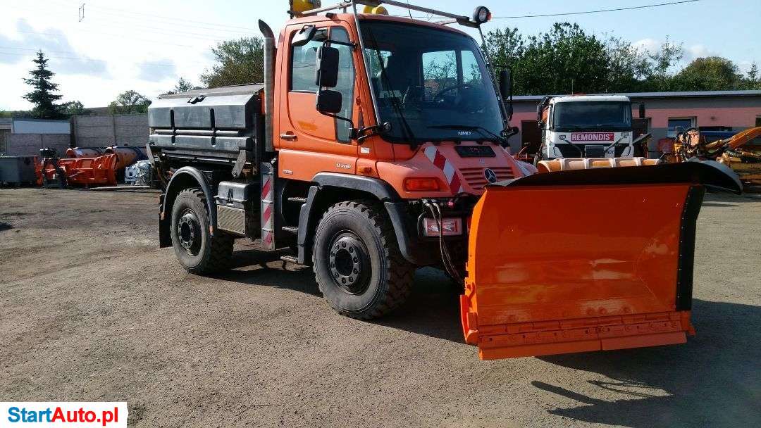 Mercedes-Benz UNIMOG 405/12 U400