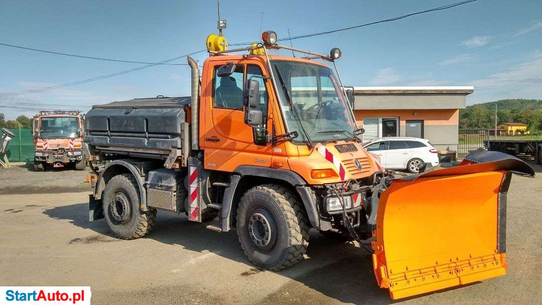 Mercedes-Benz UNIMOG 405/12 U400
