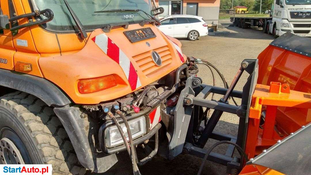 Mercedes-Benz UNIMOG 405/12 U400