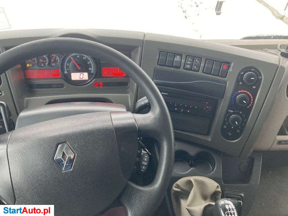 Renault MIDLUM 270DXI CHŁODNIA IZOTERMA