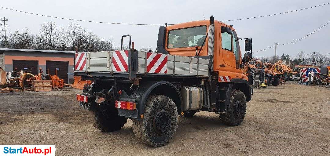 Mercedes-Benz UNIMOG 405/12 U400