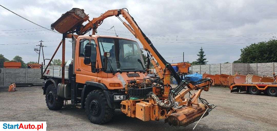 Mercedes-Benz UNIMOG 405/12 U400