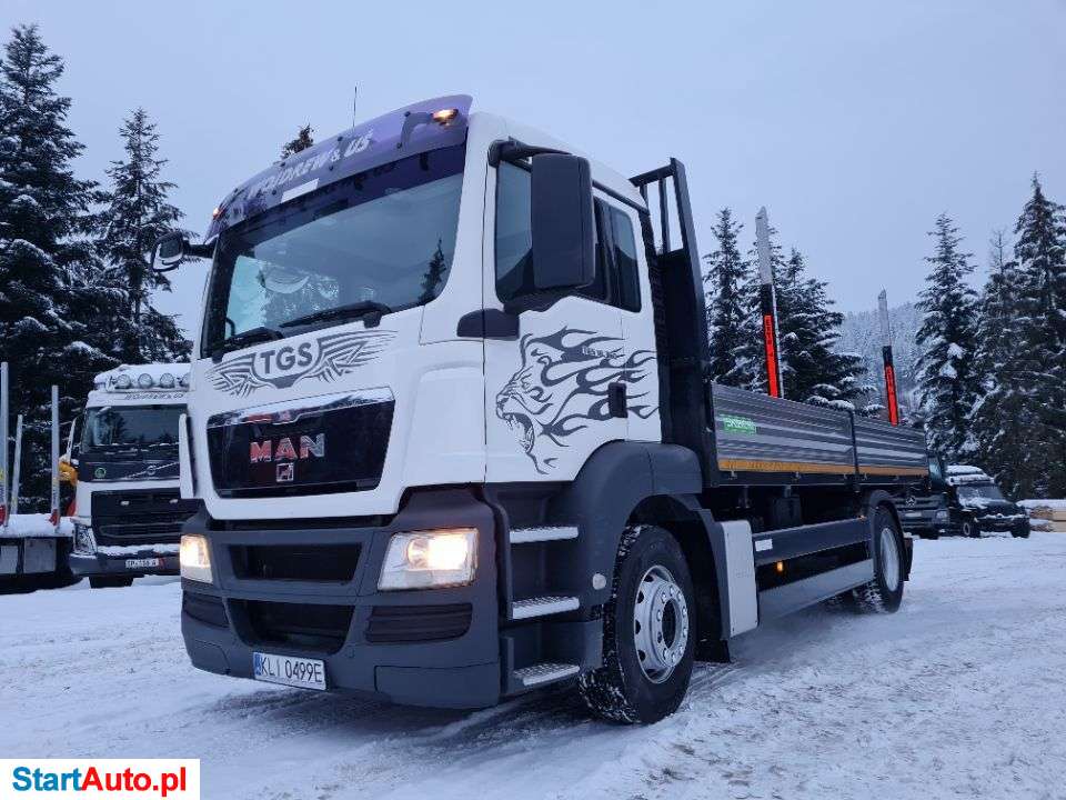 MAN Do Drewna Drzewa Lasu Doll Stos Kłoda