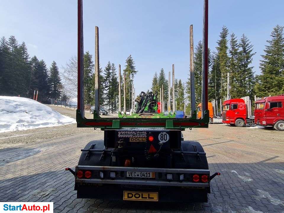 Volvo Do Drzewa Drewna Lasu Stosu Kłoda Doll Dłużyca