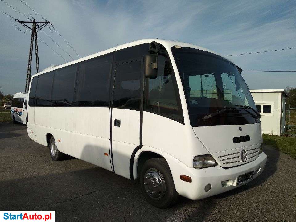 Mercedes-Benz Medio 818 (814 815)