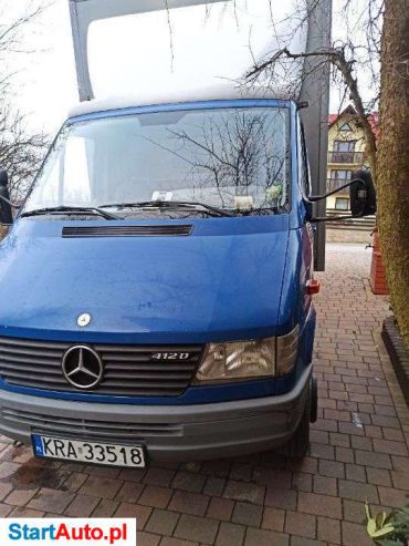 Mercedes-Benz 412D