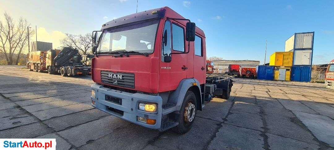 MAN LE18.220 4X2