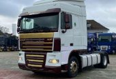 DAF XF 105.460 STANDARD / AUTOMAT / RETARDER / EURO 5 / 2X ZBIORNIK PALIWA / ORYGINALNY PRZEBIEG / SPROWADZONY Z HOLANDII / OPONY 315/70 / STAN BARDZO DOBRY / SPACE CAB SC / HALOGENY DACHOWE / SPOJLERY KABINOWE I MIĘDZYOSIOWE /