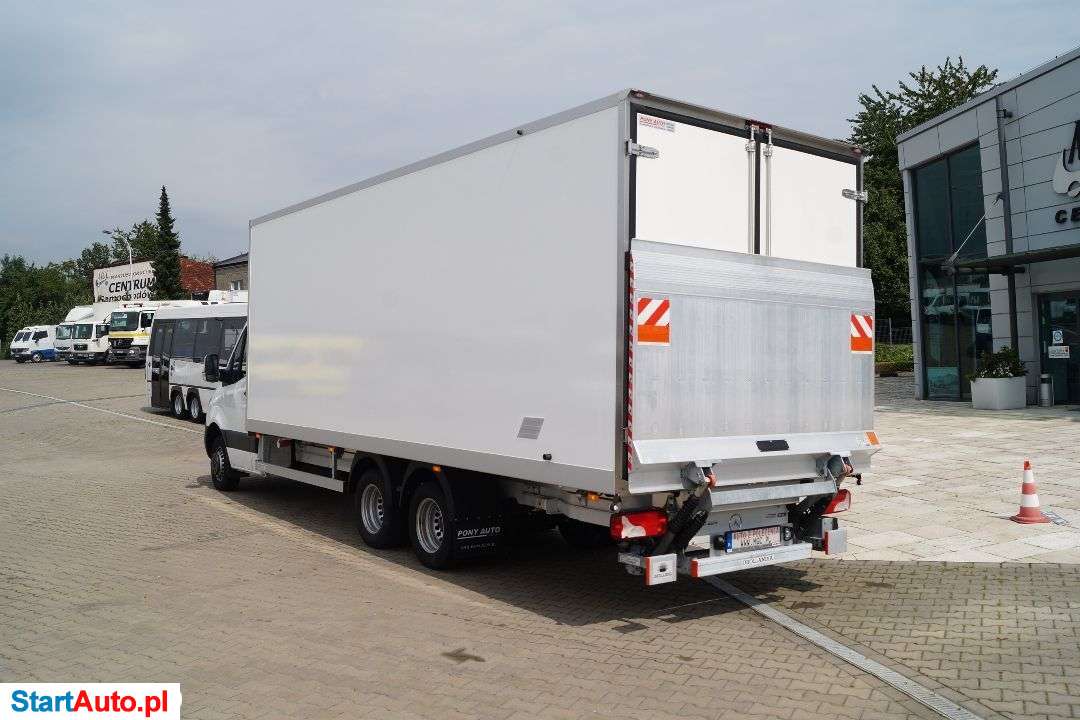 Mercedes-Benz Sprinter 516 12 Palet 3 Osie