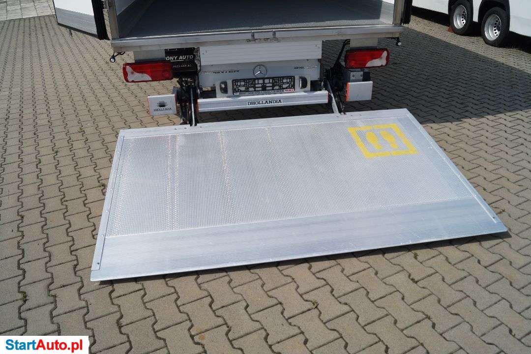 Mercedes-Benz Sprinter 516 12 Palet 3 Osie