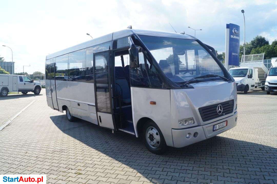 Mercedes-Benz Mediano