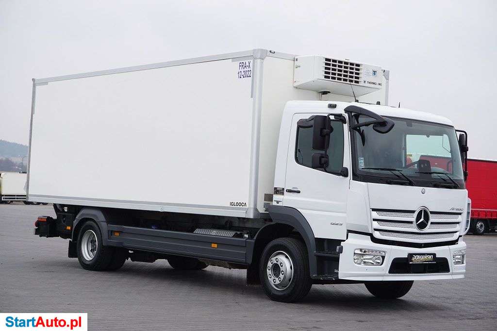 Mercedes-Benz / ATEGO / 1223 / EURO 6 / CHŁODNIA + WINDA / 15 PALET / MAŁY PRZEBIEG