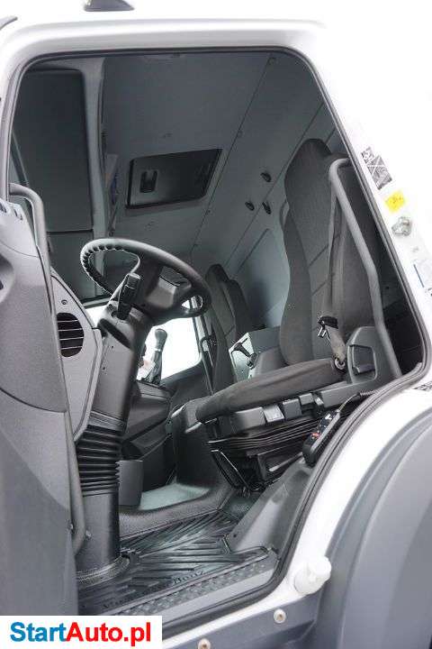Mercedes-Benz / ATEGO / 1223 / EURO 6 / CHŁODNIA + WINDA / 15 PALET / MAŁY PRZEBIEG