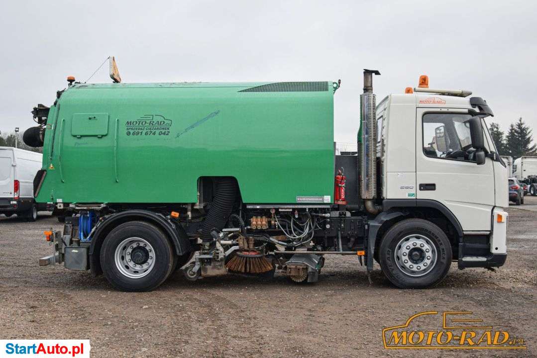 Volvo FM / ZAMIATARKA DROGOWA – ULICZNA / ZABUDOWA EUROVOIRIE / SZCZOTKI L/R / ZRASZACZ / ODKURZACZ / KLIMA / ZADBANA /