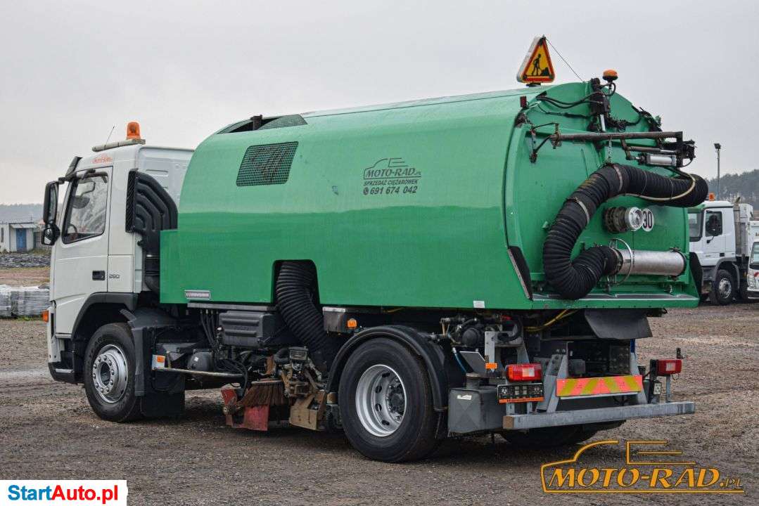 Volvo FM / ZAMIATARKA DROGOWA – ULICZNA / ZABUDOWA EUROVOIRIE / SZCZOTKI L/R / ZRASZACZ / ODKURZACZ / KLIMA / ZADBANA /