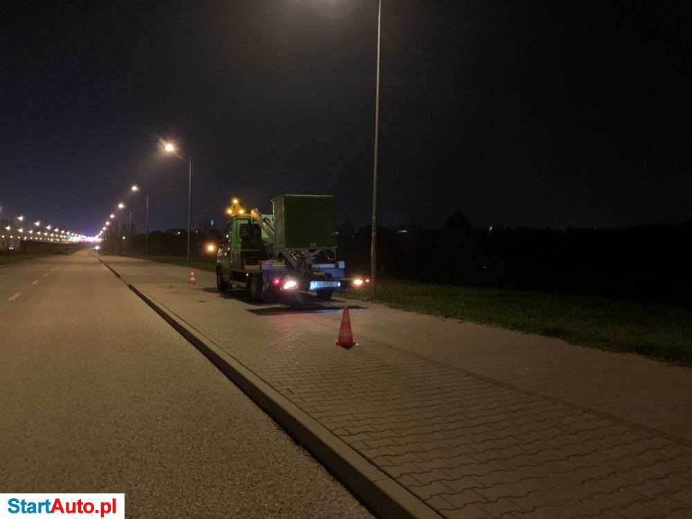 Wynajem/Usługi podnośnikiem koszowym oraz busem z operatorem zwyżka