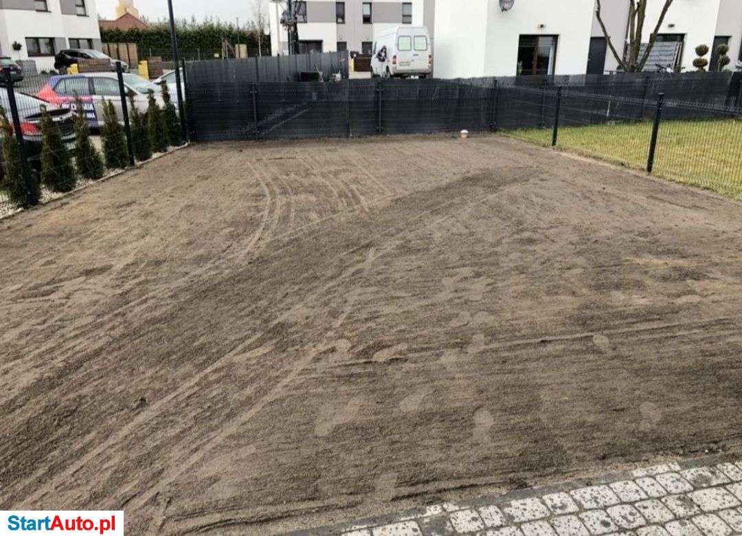 Niwelator, równiarka terenu ziemi , idealny do zakładania trawników,