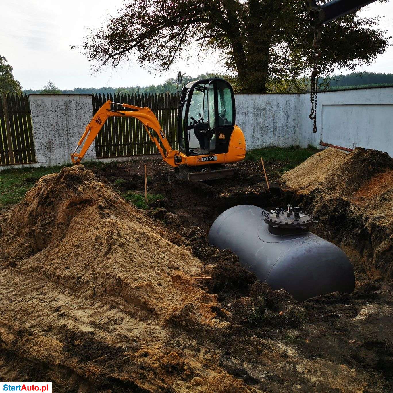 Wynajem minikoparki/Usługi minikoparką