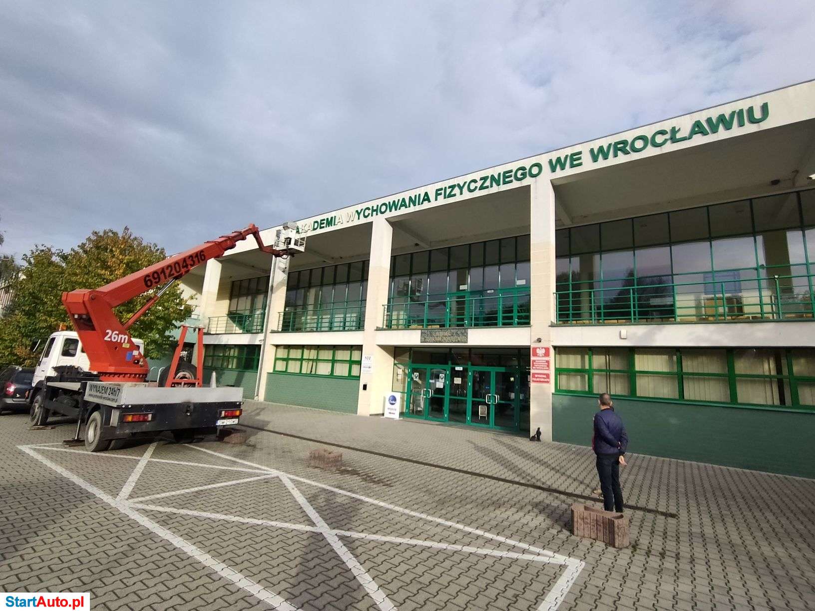 Podnośnik koszowy 20/25/26/30m. Podnośniki Wynajem – Wrocław