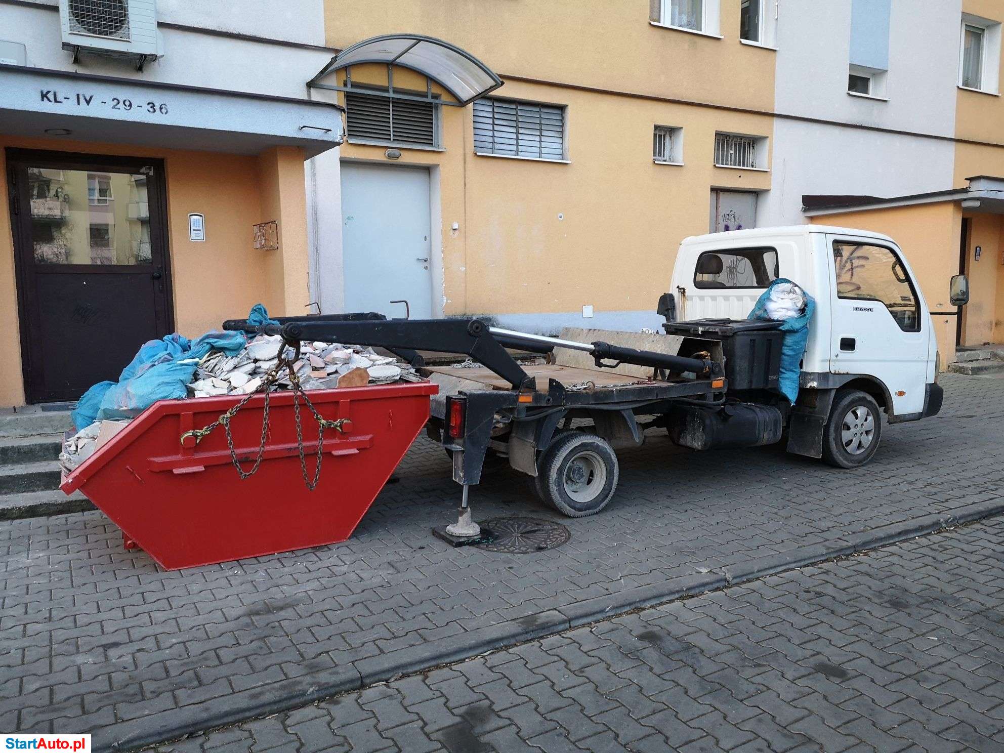 Wynajem kontener skip na gruz złom zsyp wywóz gruzu złomu Radom