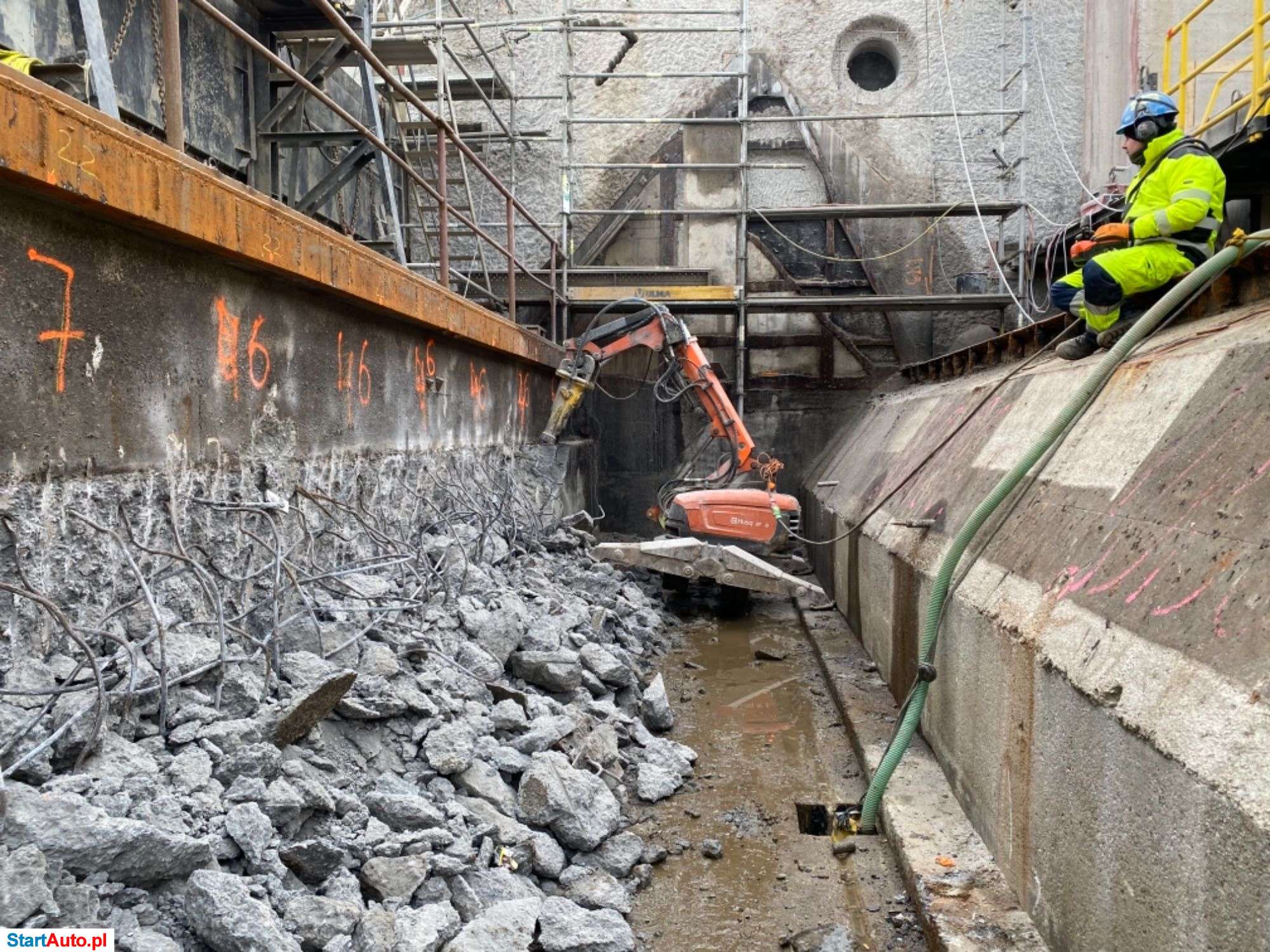 Wynajem minikoparki kubota bobcat s70 s100 Brokk miniładowarka gehl