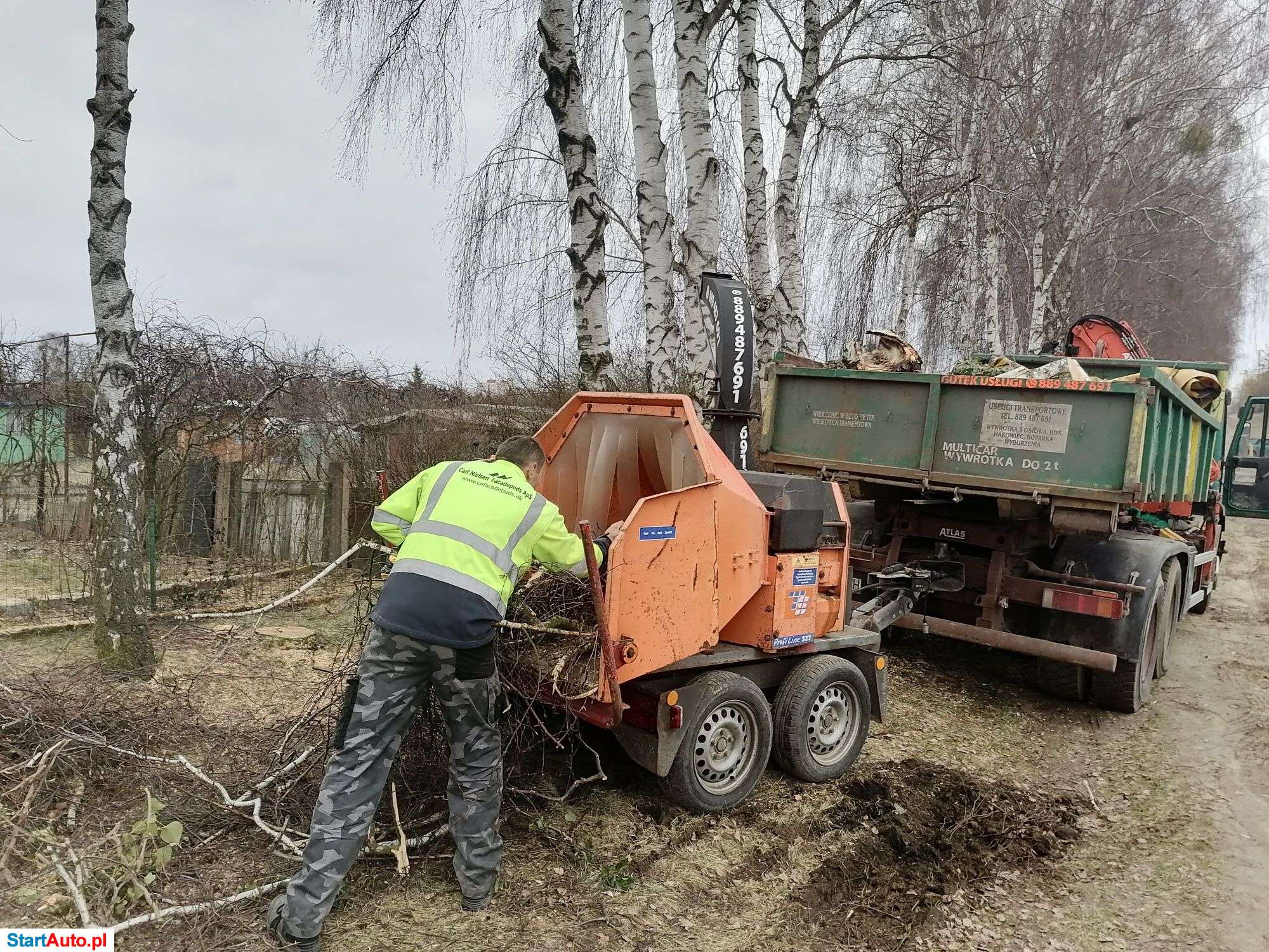 Wynajem rębaka do gałęzi wraz z operatoem. Wycinki drzew