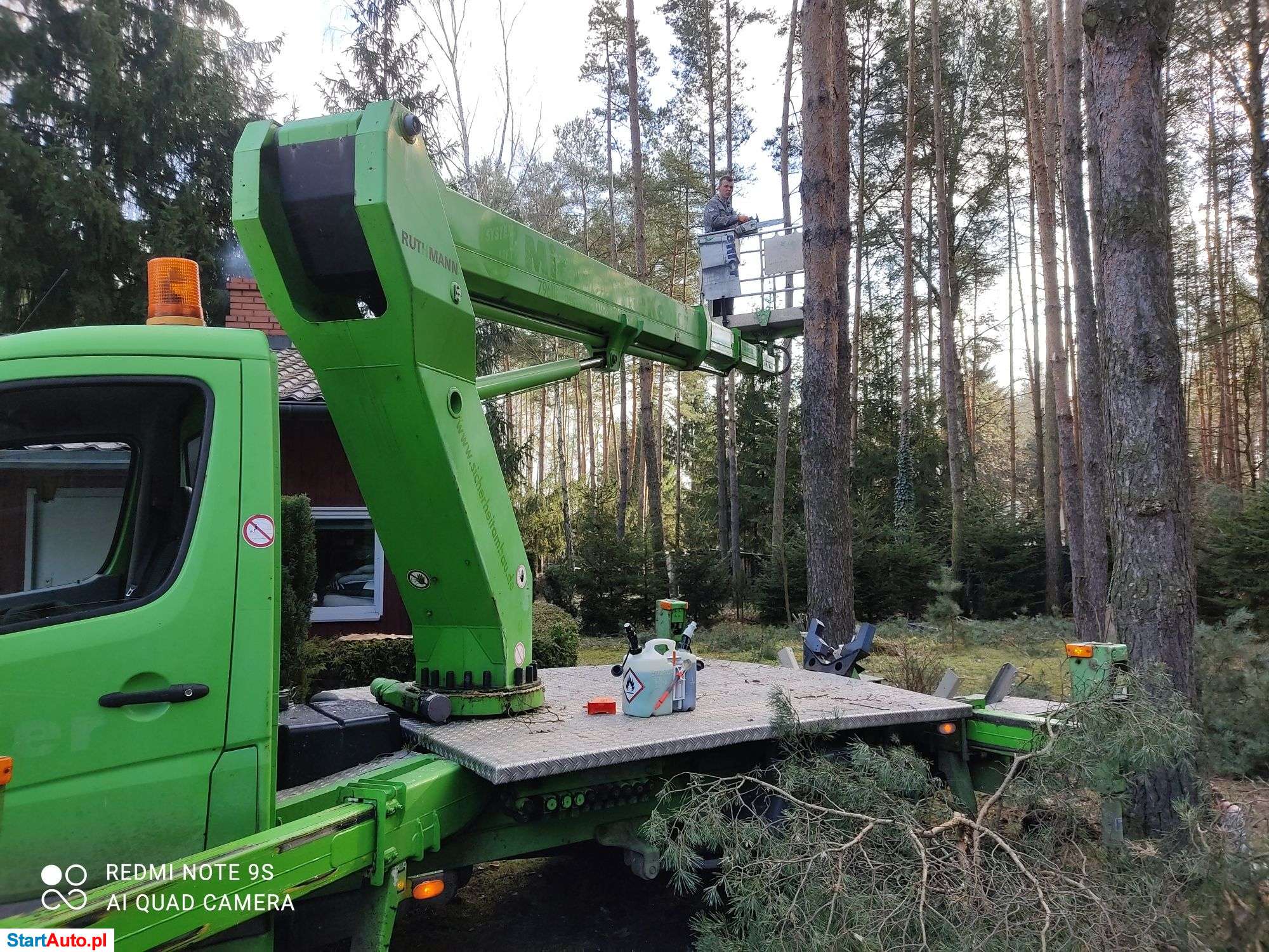 Wynajem podnośnika koszowego 22m – Cała Warszawa 24h/7