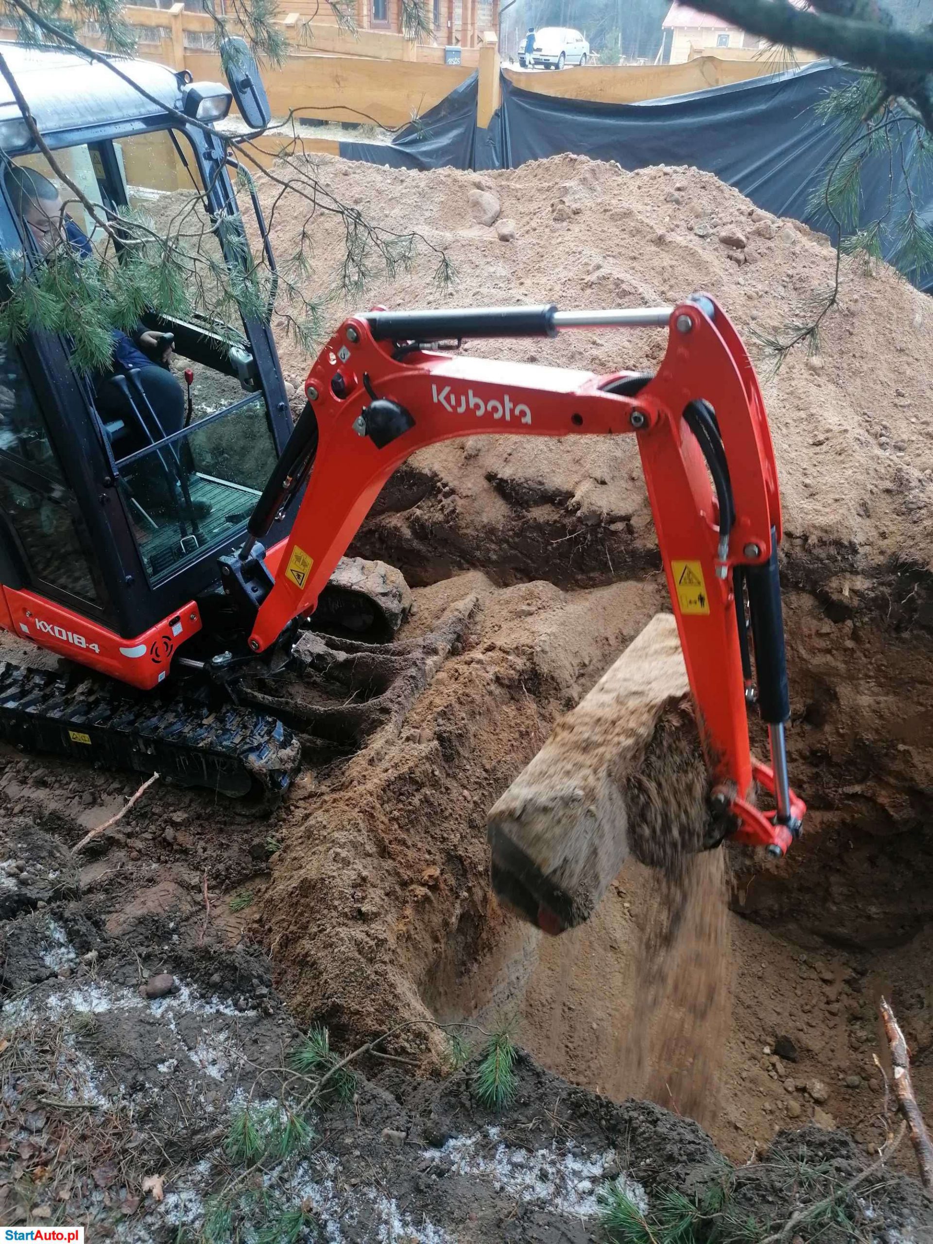 wynajem minikoparki z operatorem mrągowo, koparka łańcuchowa