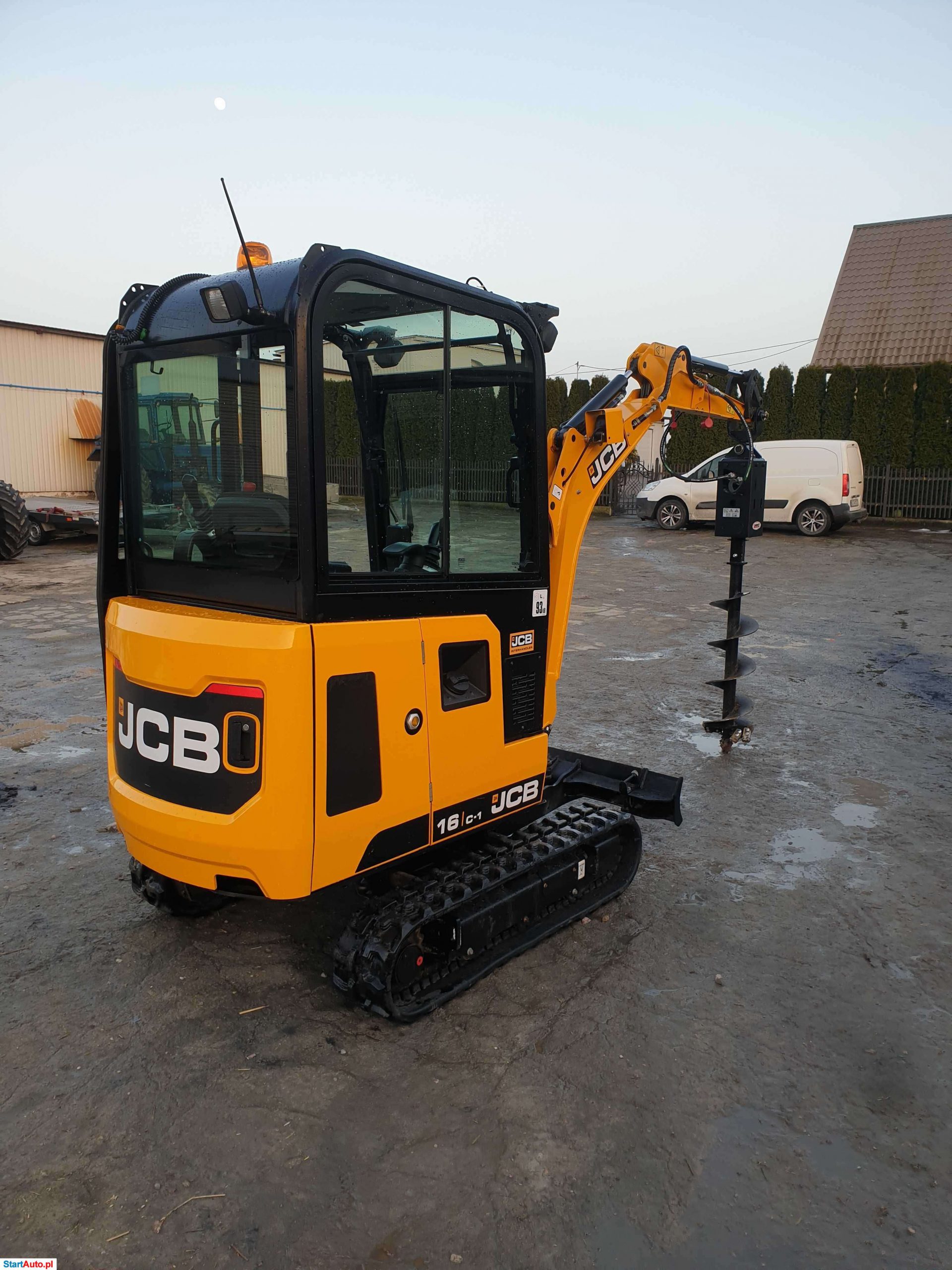 Wynajem wypożyczenie usługi minikoparka JCB 16C-1 , 19C-1