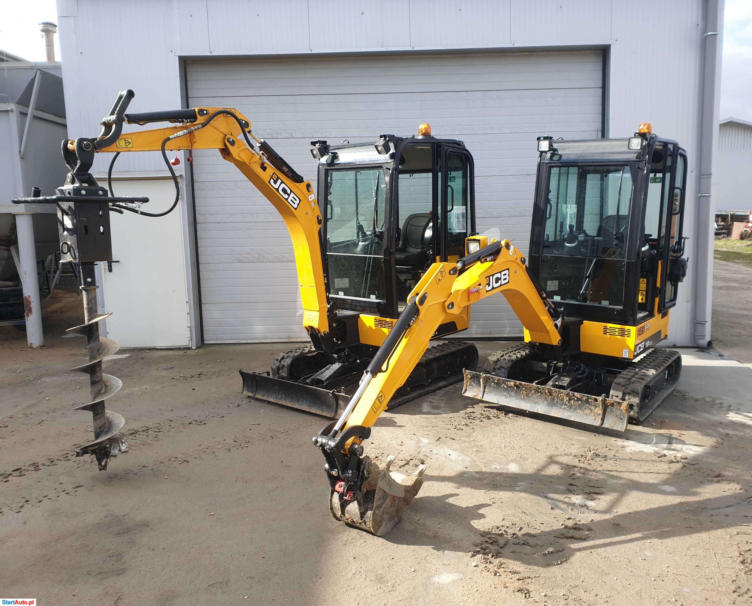 Wynajem wypożyczenie usługi minikoparka JCB 16C-1 , 19C-1