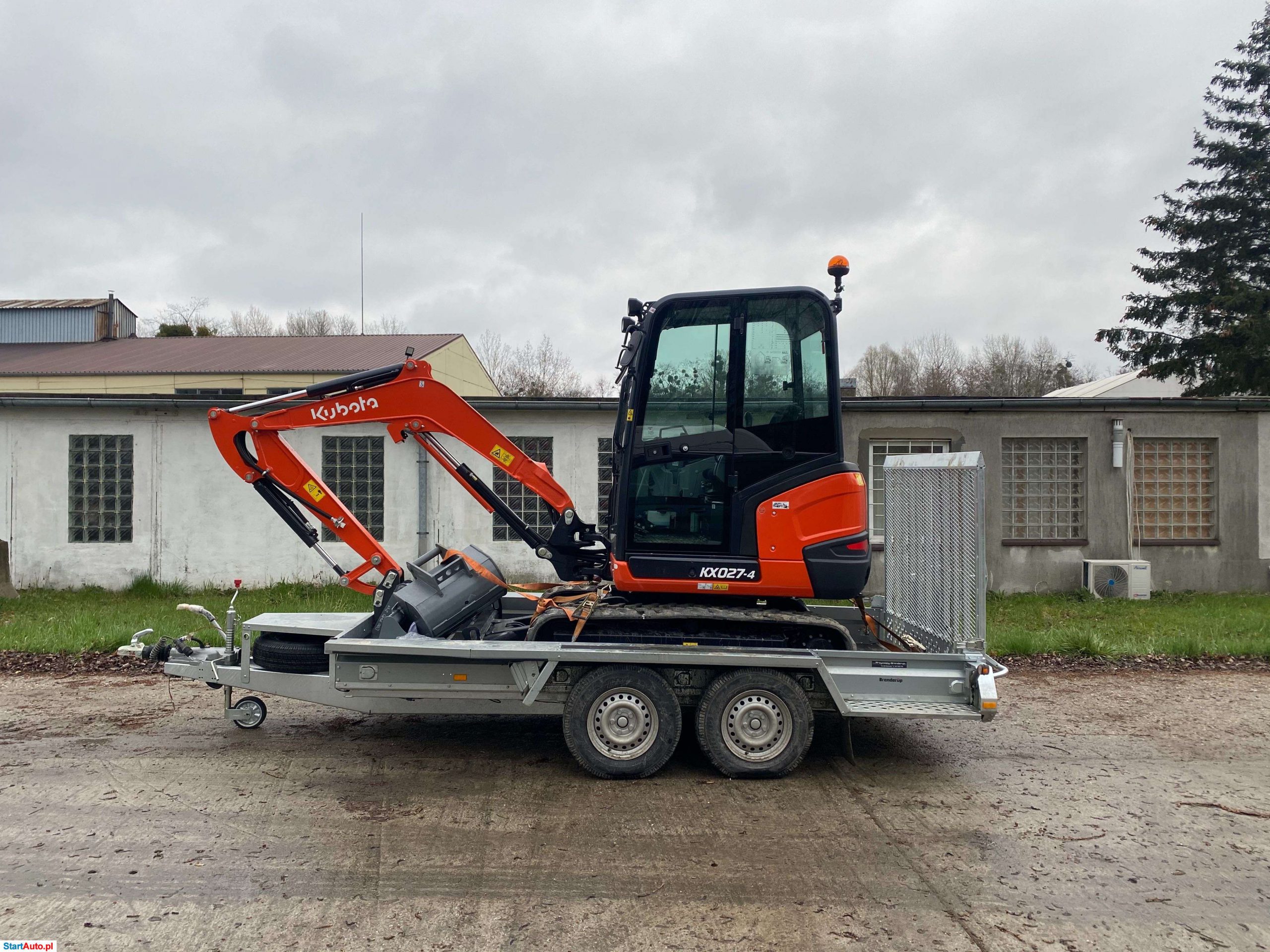 Wynajem minikoparki kubota bobcat s70 s100 Brokk miniładowarka gehl